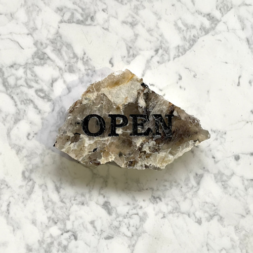 天然大理石端材プレートⓂサイズ 文字入れも可能です！ 表札・ネーム