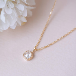 White magnolia Petal Diamond Necklace 2枚目の画像