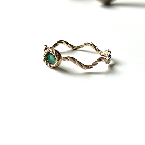 k18yg エメラルドリング 指輪・リング Honey❤︎ 通販 17205301