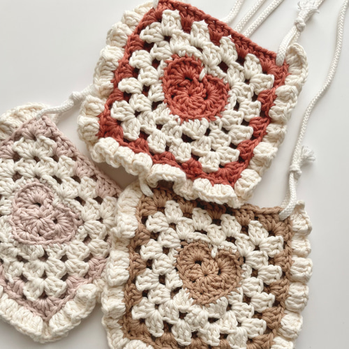 ポシェット ハート グラニースクエア モチーフ編み ベビー キッズ