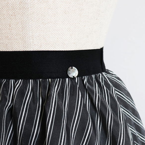 【フリーサイズ◎】オーガンジーボーダー織り切り替えスカート【ミディ丈】【ブラック×ホワイト】 9枚目の画像