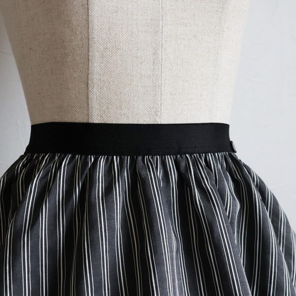 【フリーサイズ◎】オーガンジーボーダー織り切り替えスカート【ミディ丈】【ブラック×ホワイト】 6枚目の画像