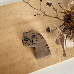 刺繍ねこブローチ　トラ猫 1枚目の画像