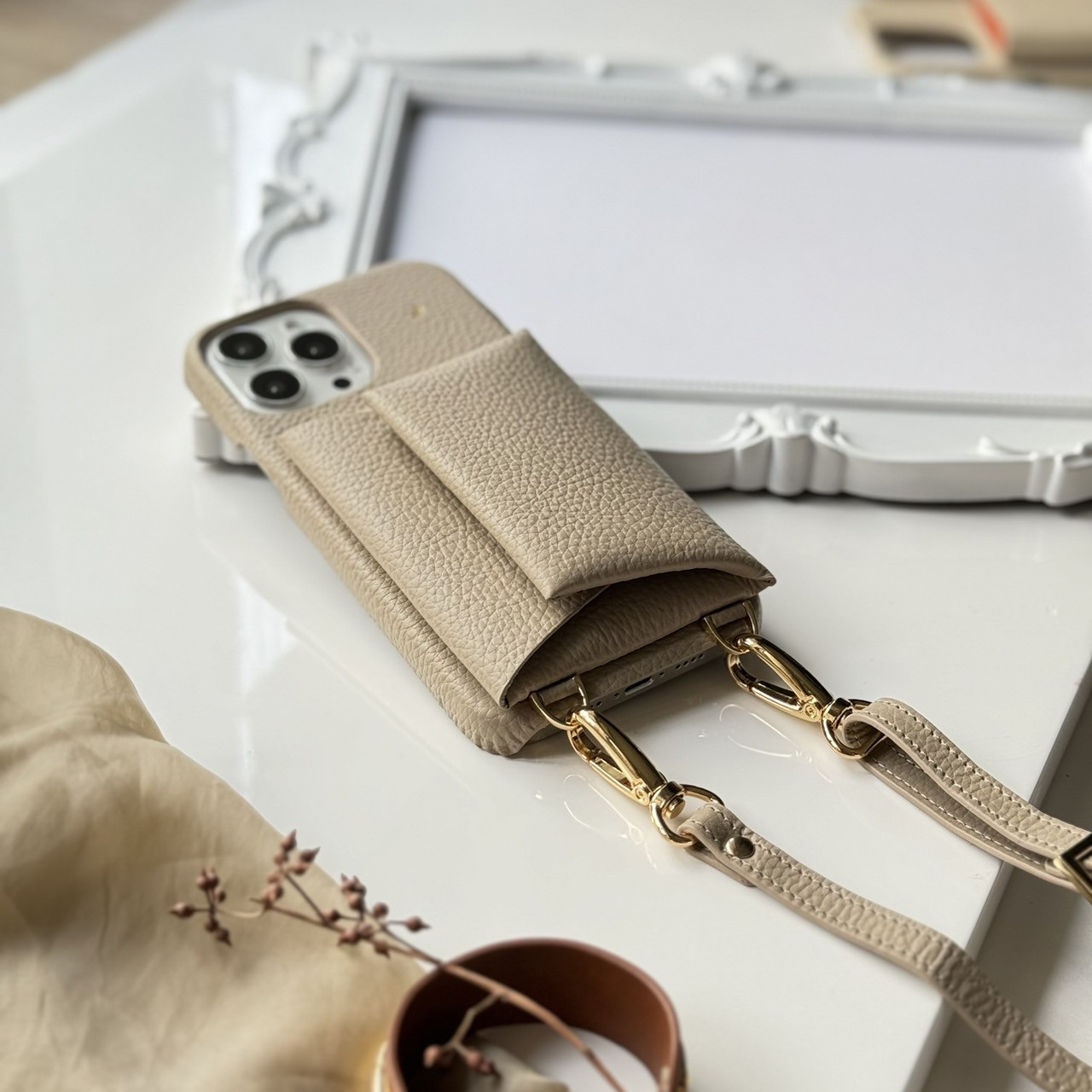 スマホショルダー　本革　名入れ無料　手ぶら　 スマホケース　レザー　Iphoneケース