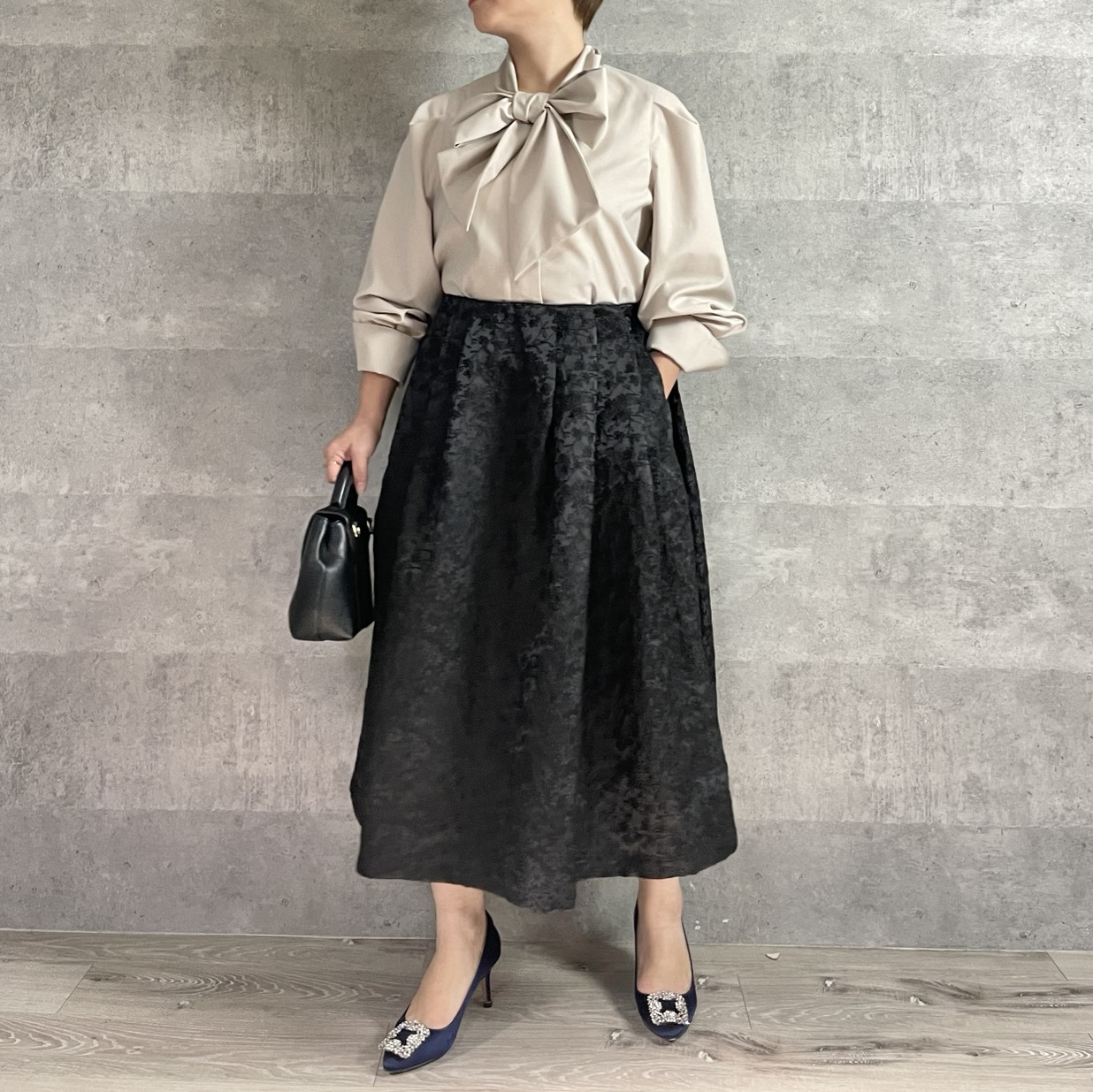 ❣️FEILER グローブ黒　今年の新作です♪ 花柄刺繍