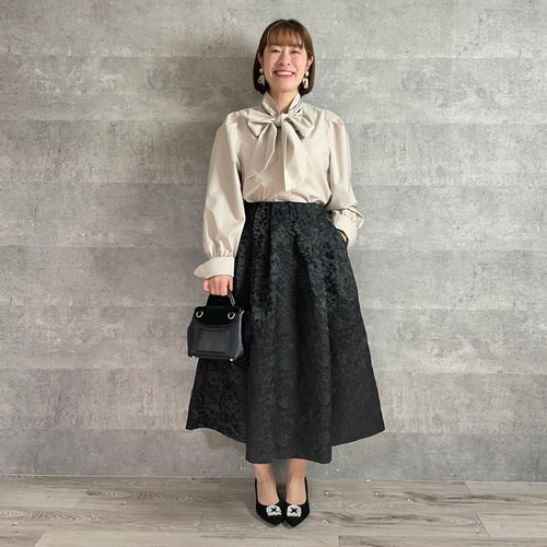 【TO BE CHIC】新品　黒 フレアスカート 花刺繍 サイズ40 楊柳刺繍スカート | フレアスカート | Noela OFFICIAL WEB STORE