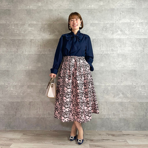 トゥビーシック46フレアスカート 黒と白の花柄刺繍 トゥビーシック46フレアスカート 黒と白の花柄刺繍 - メルカリ