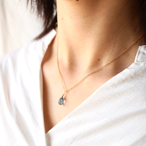 現品のみ ロンドンブルートパーズの14kgfネックレス 天然石 小ぶり 青