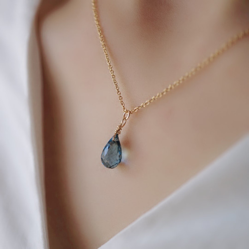 現品のみ ロンドンブルートパーズの14kgfネックレス 天然石 小ぶり 青