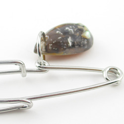 強く育むクォーツが、より強固な意志をもったら、それを尊重しましょう♪<カブトピンブローチ>SB1009 4枚目の画像