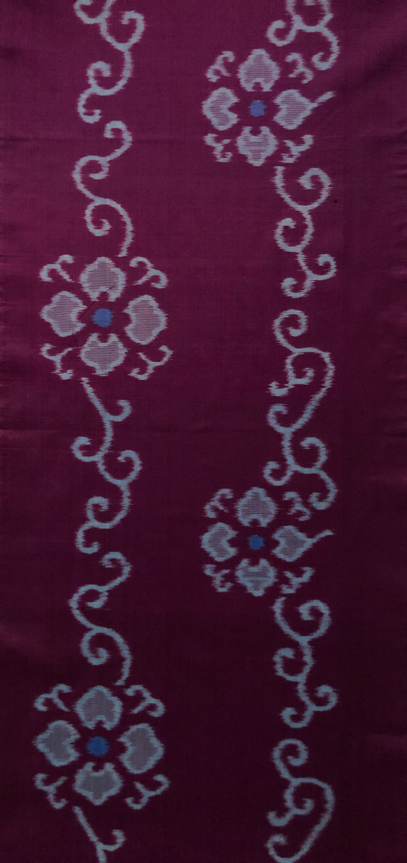 【受注】レトロな帯枕・帯板・仮紐・収納バッグセット　銘仙　赤紫地に縁起が良い唐草吉祥文様 2枚目の画像