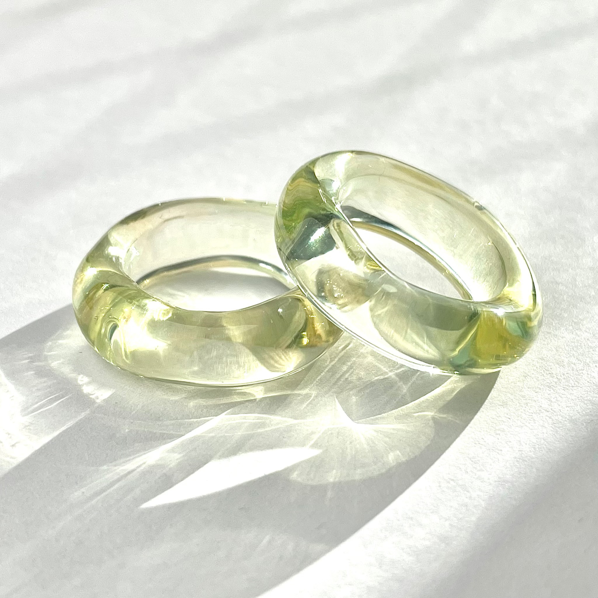 レジンヘアゴム　スクエア　オレンジイエロー　マトリカリア　ミモザ レジンヘアゴム　スクエア　オレンジイエロー　マトリカリア　ミモザ