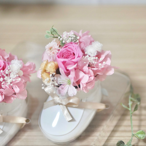 小さな靴の贈り物＊ベビーシューズアレンジメント ピンク プリザーブド