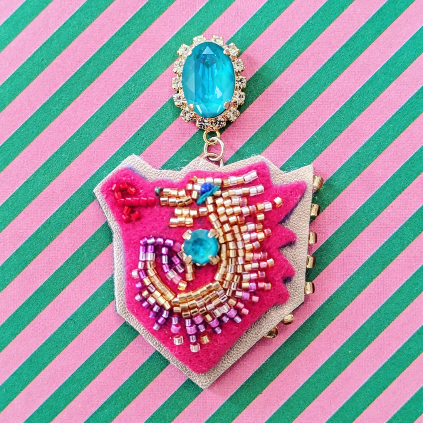 ドラゴンの紋章のピアス(イヤリング) 　(片耳用)