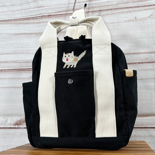 驚き猫の刺繍 たっぷりポケット付き Zip式 キャンバスミニ 驚き猫の刺繍 たっぷりポケット付き Zip式 キャンバスミニ