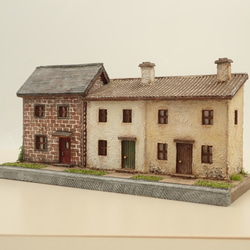 小さいお家　３軒並ぶ英国風の家１（レンガの家） -Small (1/100サイズ)- 2枚目の画像