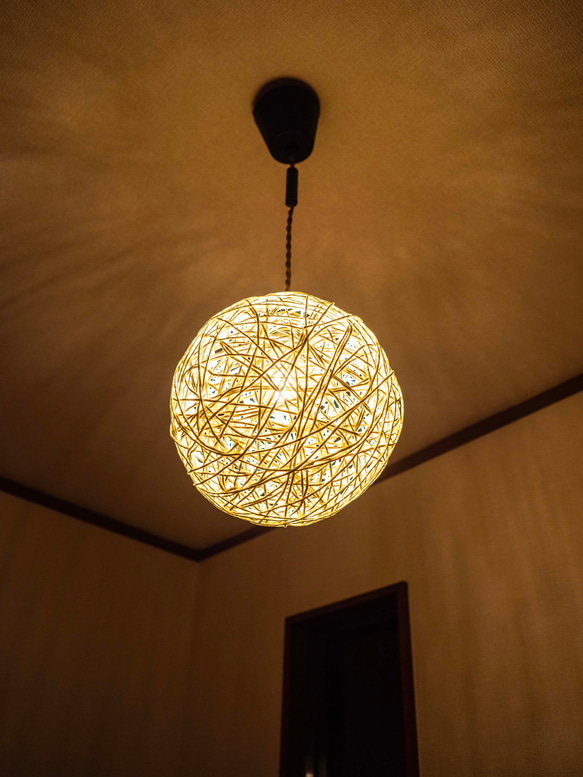紙紐で作ったシーリングライト（ペンダントライト）LEDエジソン電球付き 2枚目の画像
