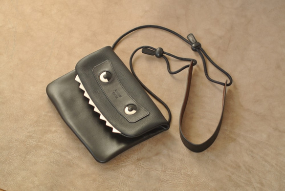 恐竜ガオガオサコッシュ 