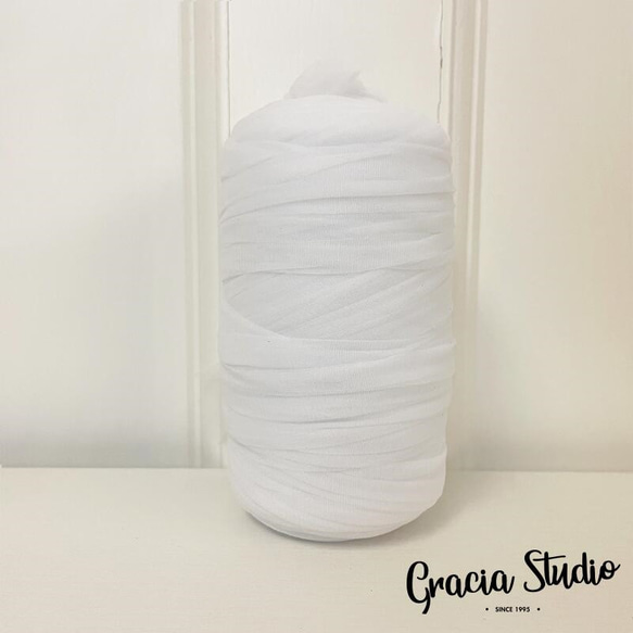 チュールヤーン　130g　90m　2ホワイト 2枚目の画像