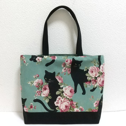 黒猫と花 トートバッグ トートバッグ taraleshko 通販 17208669