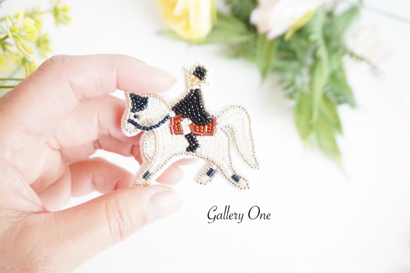 あい】pumpkin赤、馬の蹄ブローチ あい】pumpkin赤、馬の蹄ブローチ