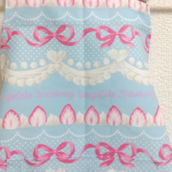 ☆ラスト１セット☆ 100cm 苺ケーキ（ブルー）ゴム紐 子供用エプロン・三角巾セット 4枚目の画像