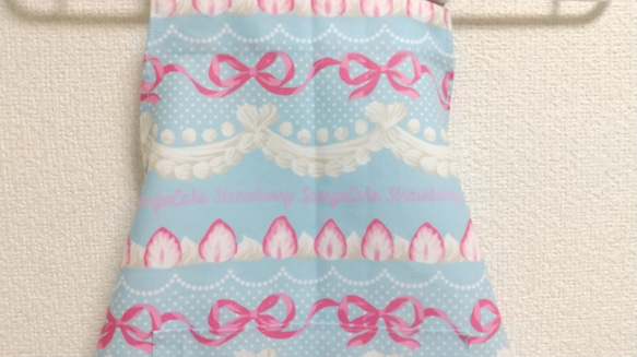 ☆ラスト１セット☆ 100cm 苺ケーキ（ブルー）ゴム紐 子供用エプロン・三角巾セット 4枚目の画像