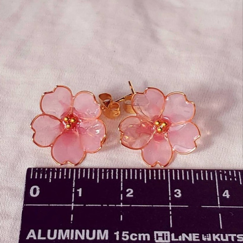 揺れる桜《type2》』 (No.76)のピアス・イヤリング ピアス（スタッド 