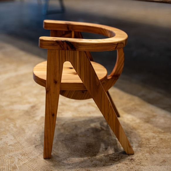 オーダー家具屋が作る優しさのイス　キッズサイズ 天板上 奥行 215mm･幅 225mm肘置き高