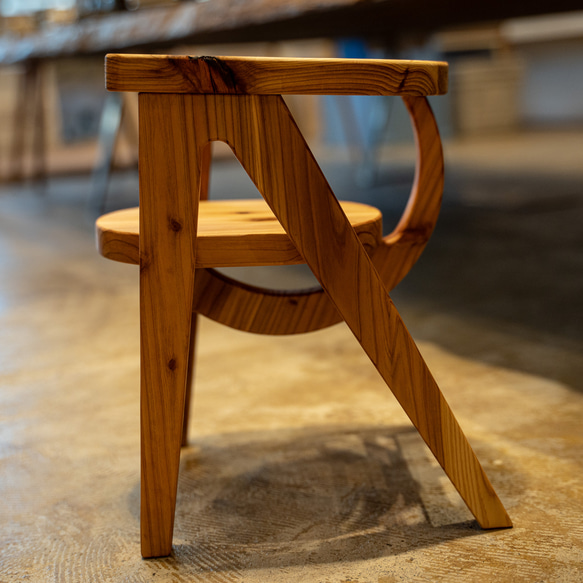 オーダー家具屋が作る優しさのイス　キッズサイズ 天板上 奥行 215mm･幅 225mm肘置き高