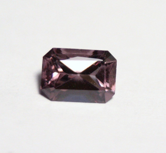 希少石 Tanzanian Color Change Garnet ルース 2枚目の画像