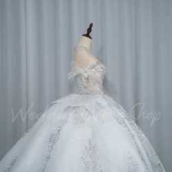 大好きな高級オーダーメイド  ウエディング手縫いスパンコール.パール 華やかな引き裾　プリンセスライン 結婚式G 079 7枚目の画像