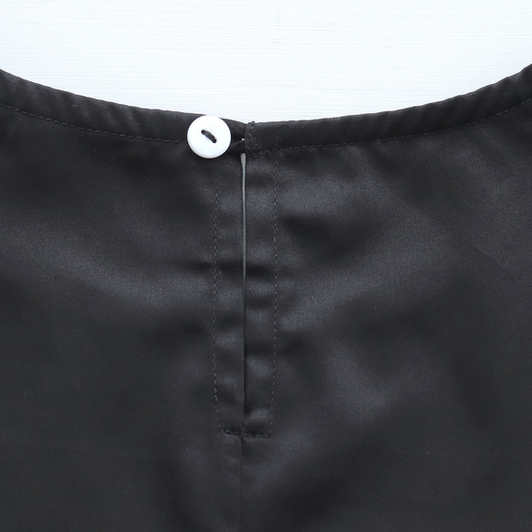 絲綢般的觸感縮褶袖套頭衫，非常適合正式場合（黑色）TP45。 第14張的照片