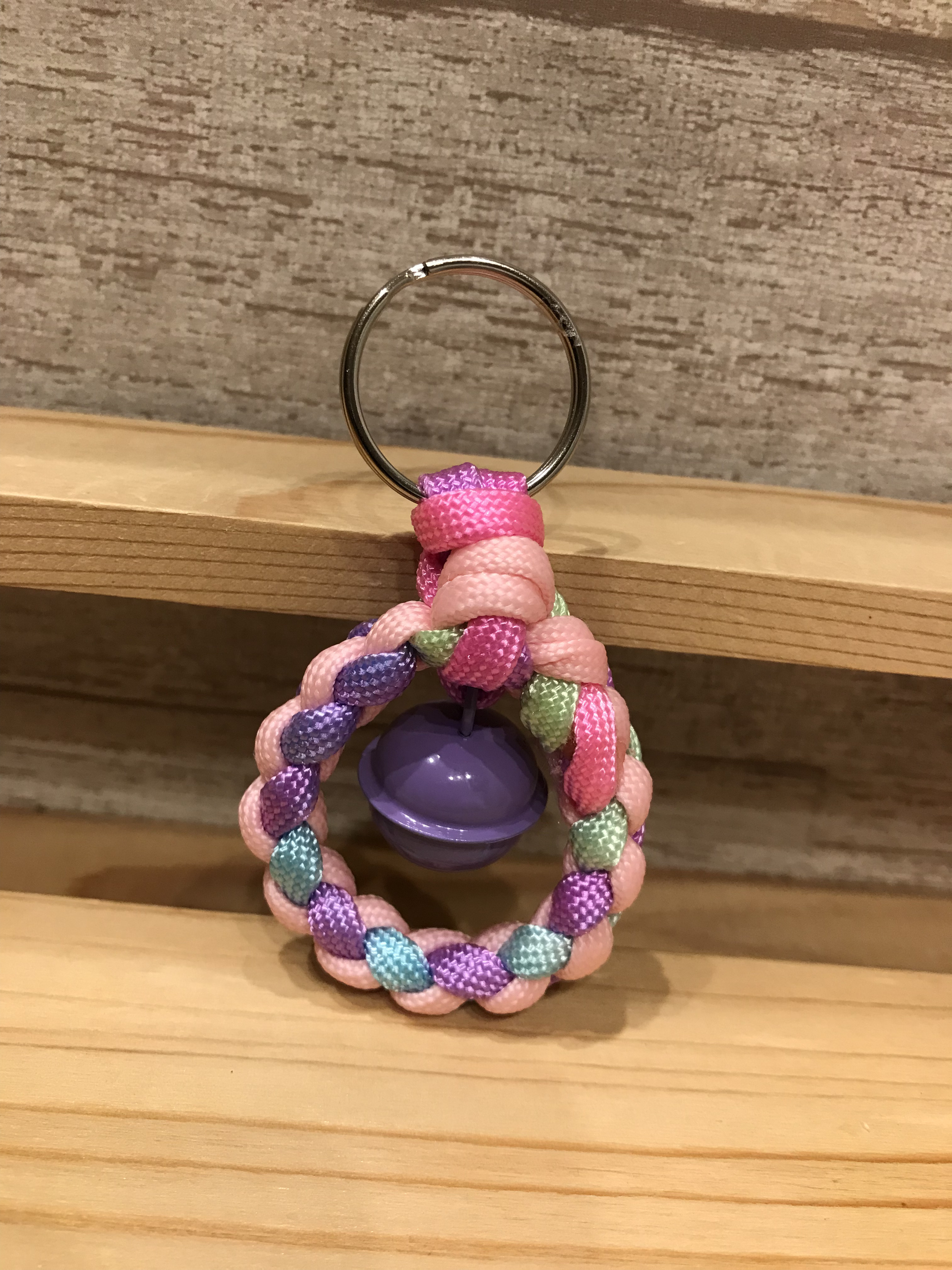 タッセル鈴付きキーホルダーハンドメイド 黄色かっ