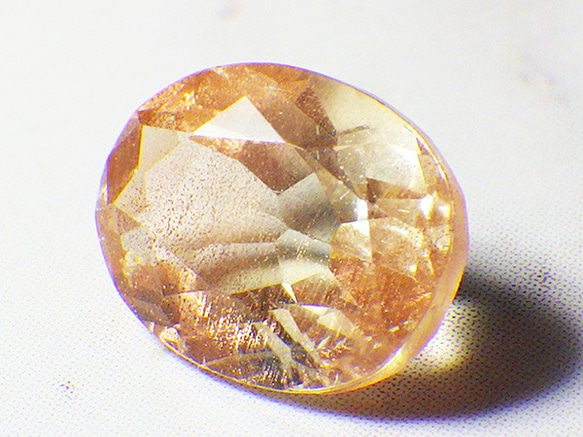 オレゴンサンストーン・1.6ct 2枚目の画像