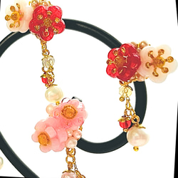紅白梅の花・桃の花と淡水パールの耳飾り  選べるイヤリング／ピアス 3枚目の画像