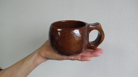 　神代ケヤキの一木彫りコーヒーカップ　 5枚目の画像