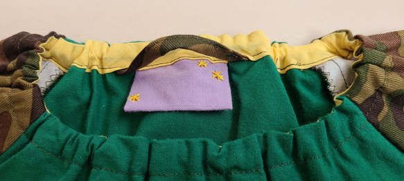 手刺繡☆戦うカブト虫スモック110㎝ 3枚目の画像