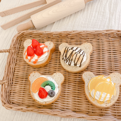 カゴ入り苺うさぎ&ひよこ