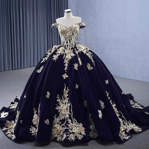 王道派必見✨大人可愛い素敵なお色直しカラードレス☆豪華なゴールド  