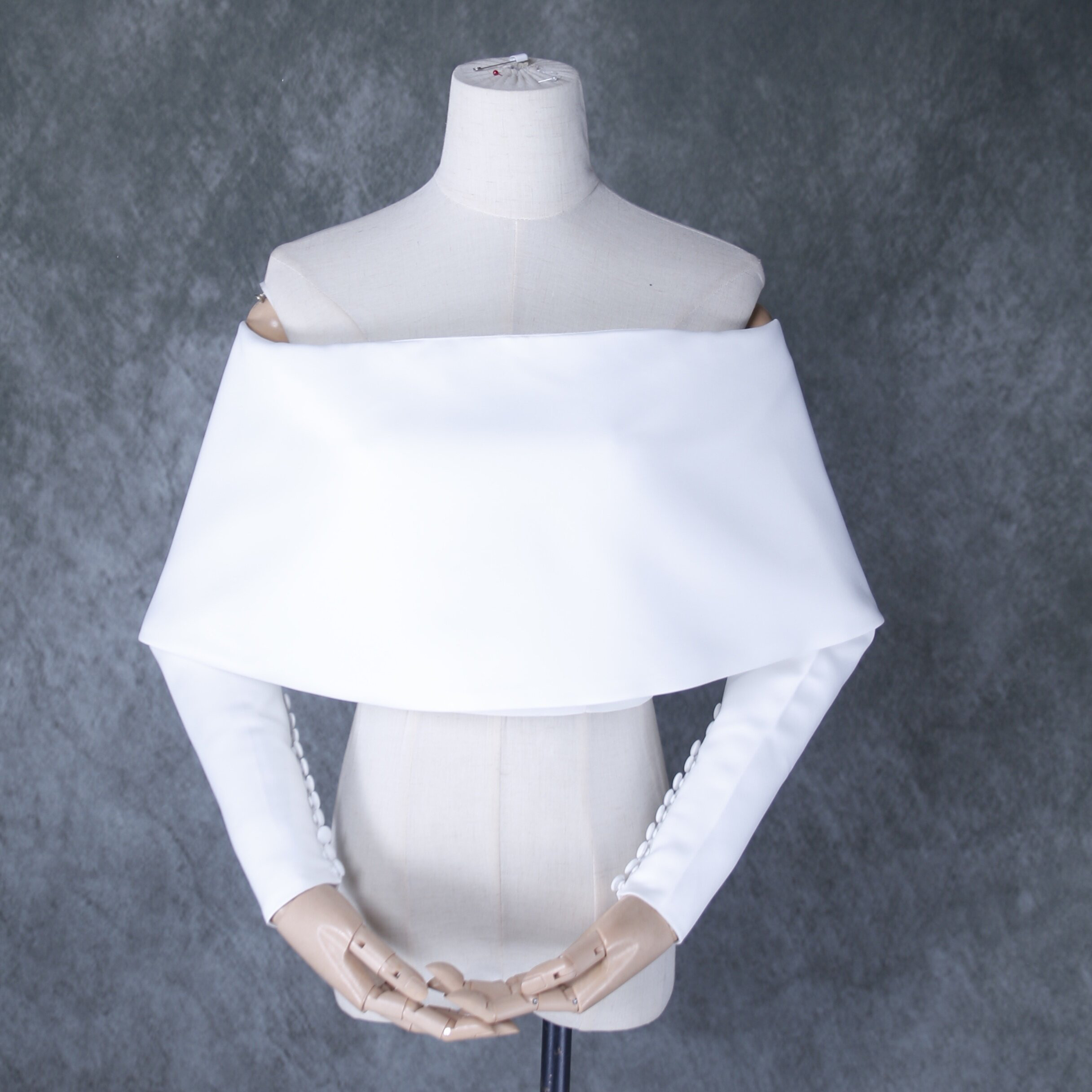 送料無料！取り外しオフショルダー ファスナー  ロングスリーブ くるみボタン  エレガント  ウェディングドレス