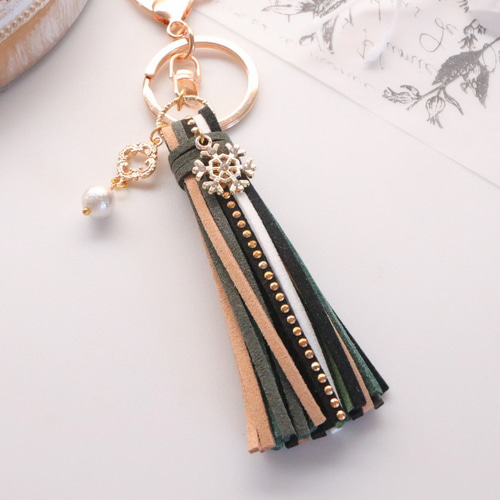 雪の結晶 コットンパール タッセルチャーム /バッグチャーム バッグ  