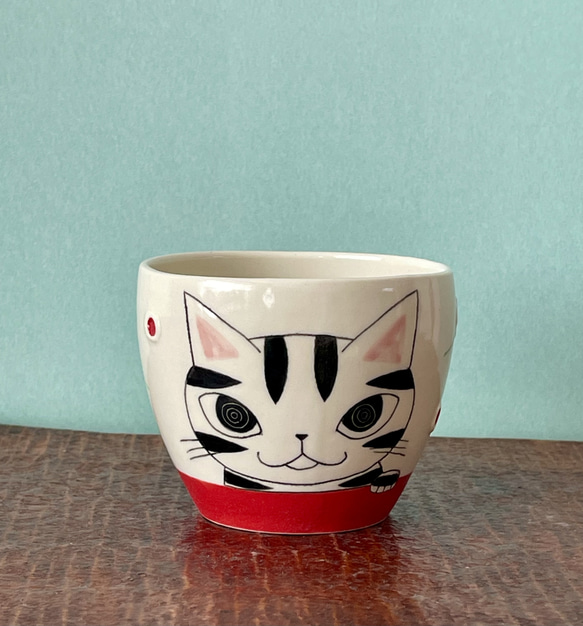 猫絵湯呑み(おすましキジトラ猫)赤 湯呑み ulalaneko 通販 17210863