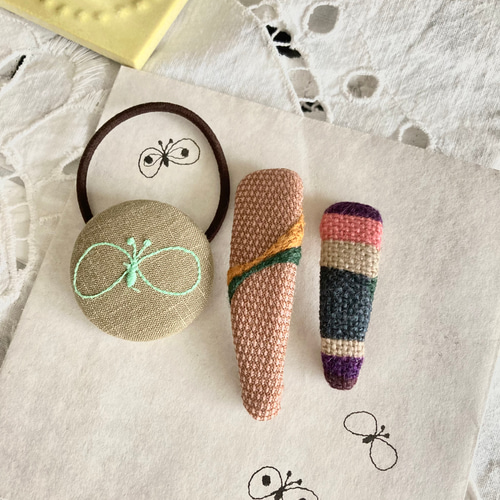 ミナペルホネンchoucho ハンドメイドパッチンピン