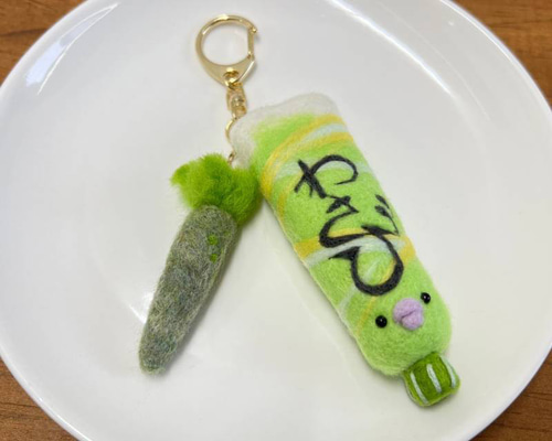 わさびページ　フェルトお守り わさびページ フェルトお守り フェルトのお守りの商品ページ｜卸