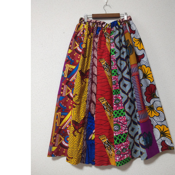 アフリカ布を繋いだスカート(ハツラツ) 2枚目の画像