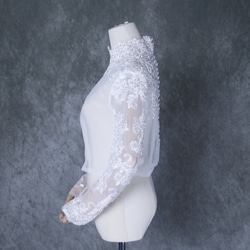 送料無料！ボレロ 花柄のモチーフ刺繍が美しく  くるみボタン  長袖    ブライダル ウェディングドレス 4枚目の画像