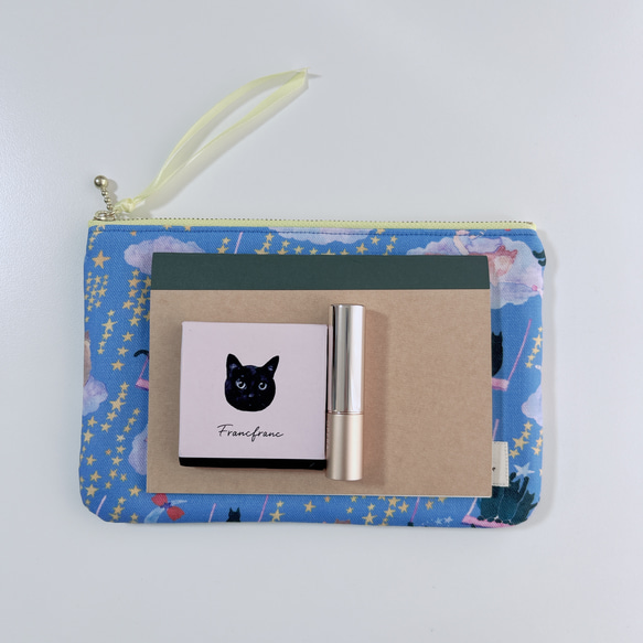 【creema限定品】　猫と星空柄　角丸フラットポーチ　20cmファスナー　通帳ケース　母子手帳ケース 9枚目の画像