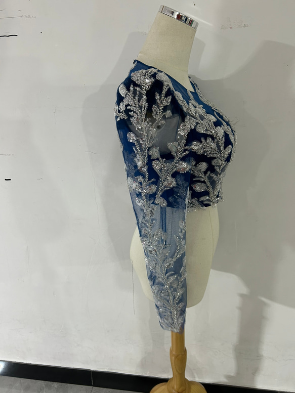 キラキラレース ボレロ ネイビー 3D立体レース刺繍 ブラトップ 上品透け長袖 くるみボタン 花嫁/結婚式 3枚目の画像
