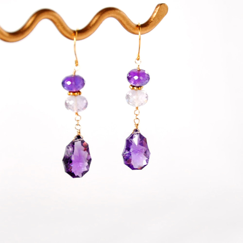 14kgf/アメジスト・ロゼッタコンケーブカットピアス ピアス（フック